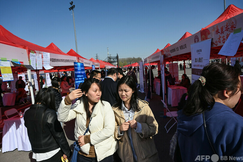 中国の若年失業率、7月は17.1% 前月から約4ポイント増加