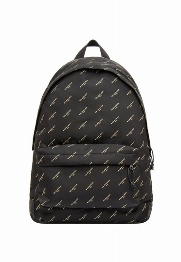 バレンシアガ 阪急メンズ大阪リニューアルで限定アイテム発売 写真6枚 国際ニュース Afpbb News