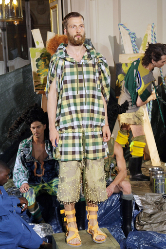 10年春夏パリ・メンズコレクション＞ベルンハルト・ウィルヘルム、新作