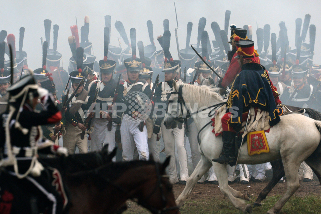 「ボロジノの戦い」から200年、ナポレオンと露軍の激戦を再現 写真34枚 国際ニュース：AFPBB News