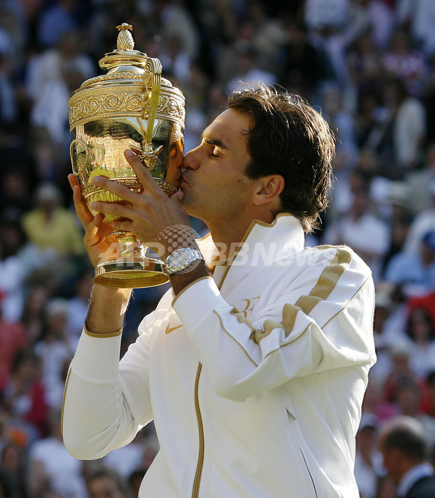 フェデラー ウィンブルドン決勝DVD3組セット _107874728_djokovic_epa-2.jpg