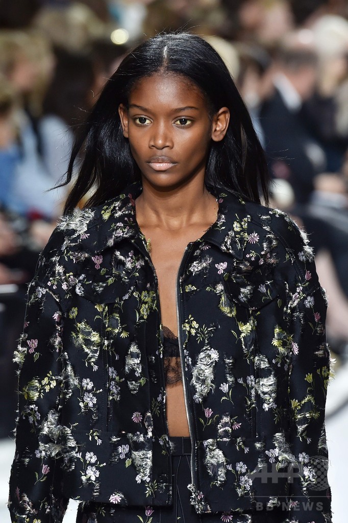 「ジャンバティスタ・ヴァリ」17年春夏