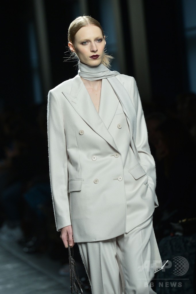 「ボッテガ・ヴェネタ」16/17年秋冬コレクション