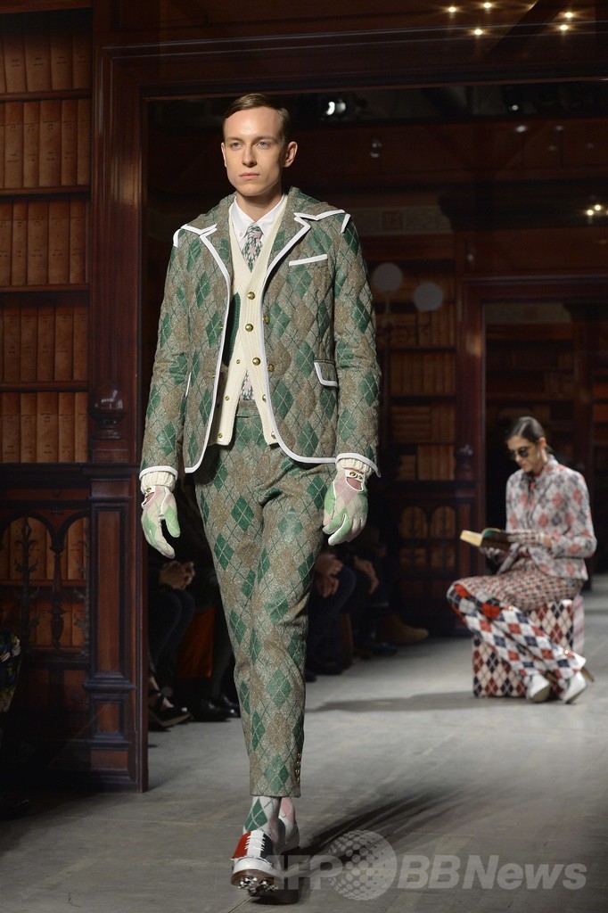 ＜14/15年秋冬ミラノ・メンズコレクション＞モンクレール ガム・ブルー