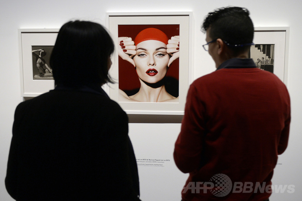 「VOGUE」アーカイブ写真展、仏パリ・モード博物館で開催
