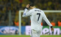 サッカー欧州チャンピオンズリーグ2012-13（UEFA Champions League 2012-13）は24日、準決勝第1戦が行われ、ボルシア・ドルトムント（Borussia Dortmund）が4-1でレアル・マドリード（Real Madrid）に勝利し、決勝進出に大きく前進した。

落胆した様子を見せるレアル・マドリードのクリスティアーノ・ロナウド（Cristiano Ronaldo、2013年4月24日撮影）。(c)AFP/PIERRE-PHILIPPE MARCOU