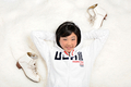 米テレビ局%%NBC%%と米国五輪委員会（%%US Olympic Committee%%、%%USOC%%）が12日、ロサンゼルス（Los Angeles）のスマッシュボックス・スタジオ（Smashbox Studios）でプロモーション用の写真撮影を行い、米国のフィギュアスケート選手などが参加した。写真はカメラに向けてポーズをとる長洲未来（%%Mirai Nagasu%%）。（2009年5月12日撮影）(c)AFP/Getty Images/Harry How