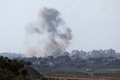 パレスチナ自治区ガザ地区に対するイスラエル軍の空爆（2023年10月15日撮影）。(c)JACK GUEZ / AFP