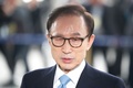 ソウル中央地裁に出頭した韓国の李明博元大統領（2018年3月14日撮影）。(c)AFP PHOTO / POOL / KIM HONG-JI