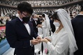 韓国・加平で行われた統一教会（世界基督教統一神霊協会、現：世界平和統一家庭連合）の合同結婚式（2020年2月7日撮影）。(c)Jung Yeon-je / AFP