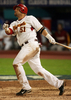 第2回ワールド・ベースボール・クラシック（%%2009 World Baseball Classic%%）2次ラウンド2組1位決定戦、米国戦で6回に3点本塁打を放つベネズエラのマックス・ラミレス（%%Max Ramirez%%）。（2009年3月18日撮影）(c)AFP/Getty Images/Doug Benc