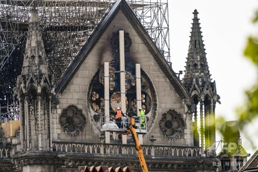 寄付と再建方法で論争 ノートルダム火災、仏社会結束ならず 写真5枚