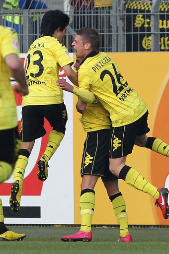 ドルトムントが首位奪還