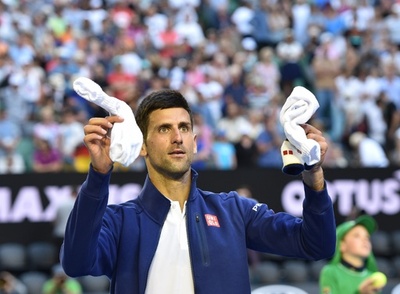 「思考停止」に陥ったジョコビッチ、シモン退け8強 全豪オープン