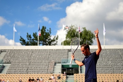 フェデラーは「50歳」でもウィンブルドン狙う、メドベが全仏OP棄権支持