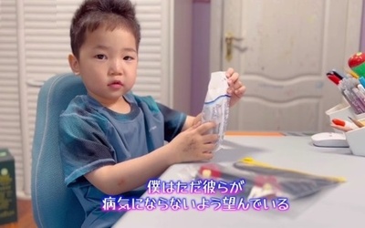 中国の5歳の長髪男児 ついに髪を切った！