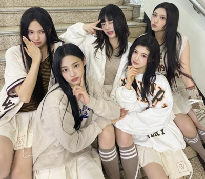 NewJeans、メロン初の2カ月連続月間チャート1～3位を席巻