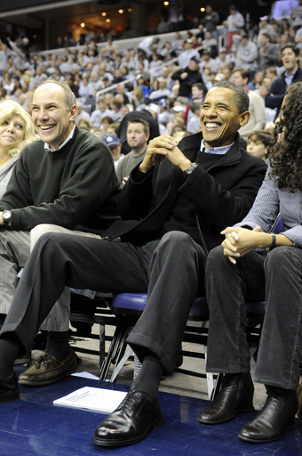 オバマ米大統領、ユーチューブに生出演 ユーザーの質問に回答