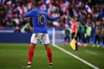 フランス連勝で首位、エムバペが1G2Aの活躍 欧州選手権予選