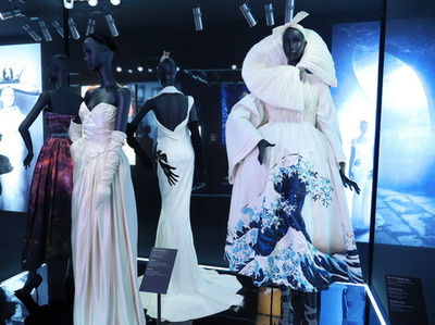 ディオールのエスプリを過去現在未来で体現、1月4日まで