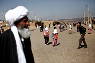 イラン警備隊に追われ？入国試みたアフガン移民らが川で水死 政府が調査へ