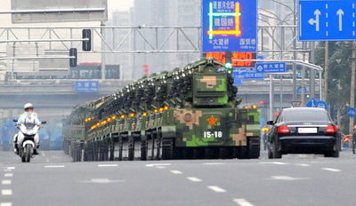 中国当局者が共同通信記者らに暴行、軍事パレードの予行演習を取材中