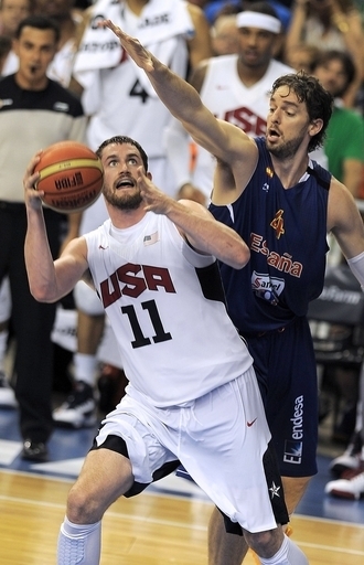 男子バスケ米国代表、親善試合でスペインに勝利