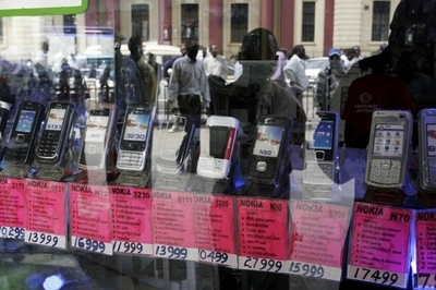 ケニアの死刑囚、大腸に携帯電話を隠す