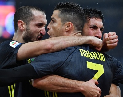 ロナウドのPK弾ユベントスが逆転勝利、ローマは3点差守れずドロー