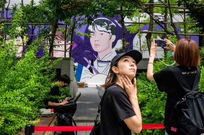 BTSデビュー10周年 世界中のファンが訪韓、記念切手も