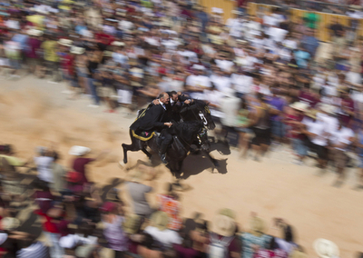 馬のパレード、「聖ヨハネの日」祝う スペイン・メノルカ島