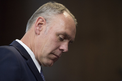 トランプ米大統領、ジンキ内務長官の年末辞任を発表