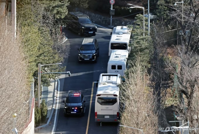 尹大統領、公捜処に到着…「質問書だけで200ページ」取り調べ開始