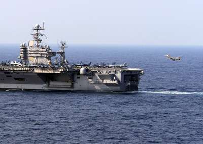 米海軍、イエメン沖に空母を派遣