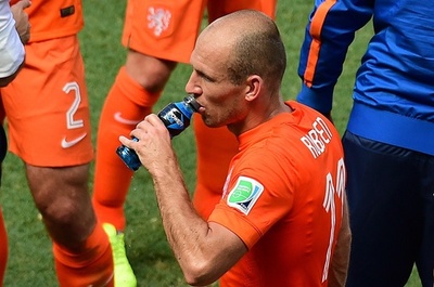 オランダ対メキシコの試合で大会初の給水タイム