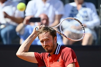 メドベが連覇へ初戦突破 ルブレフは逆転勝ち イタリア国際