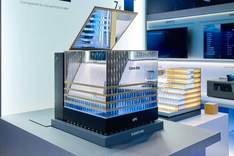 サムスン電子が開発した次世代半導体「zHBM」の模型＝サムスン電子提供(c)news1