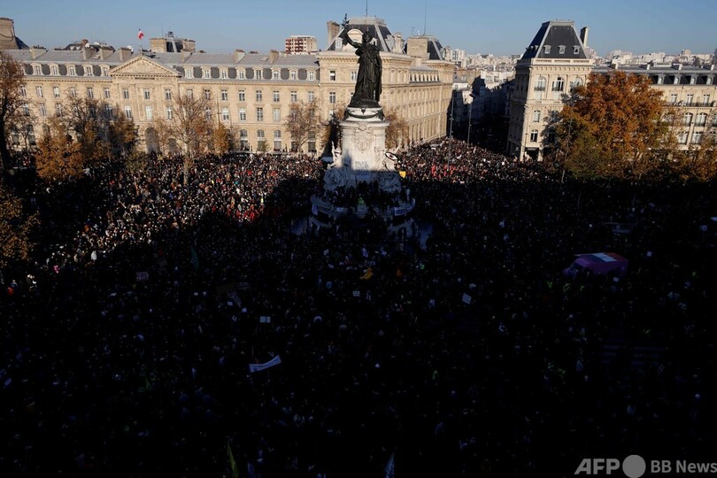 新治安法案への大規模抗議デモ、治安部隊と衝突も フランス