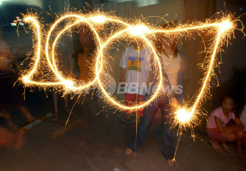 世界の07年 カウントダウンの花火で負傷者900人以上 フィリピン 写真4枚 国際ニュース Afpbb News