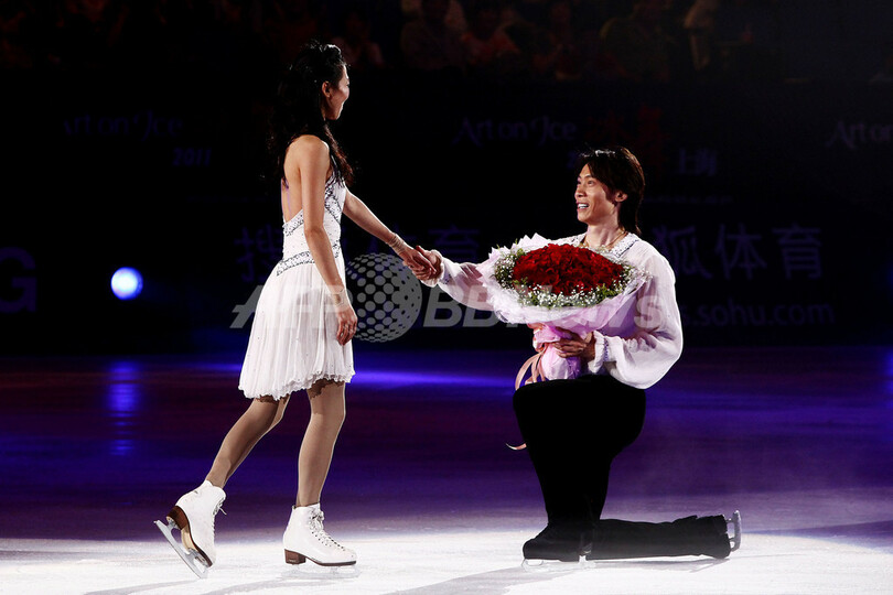 中国の五輪銀メダルペア 氷上でプロポーズ 写真1枚 国際ニュース Afpbb News