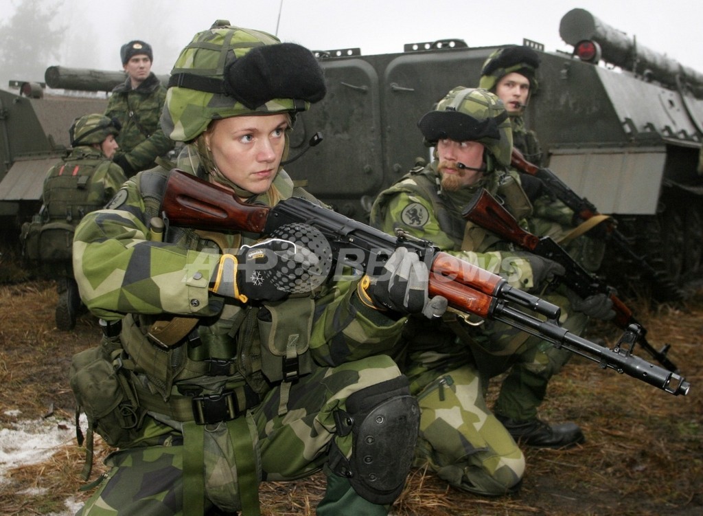 男女平等の国スウェーデン 女性兵が戦闘用ブラジャーを要求 写真1枚 国際ニュース Afpbb News