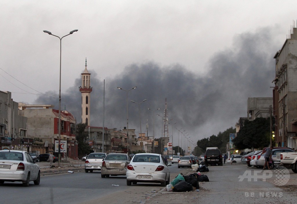 混迷のリビア、イスラム武装組織が首都の空港を「掌握」と主張 混迷のリビア、イスラム武装組織が首都の空港を「掌握」と主張