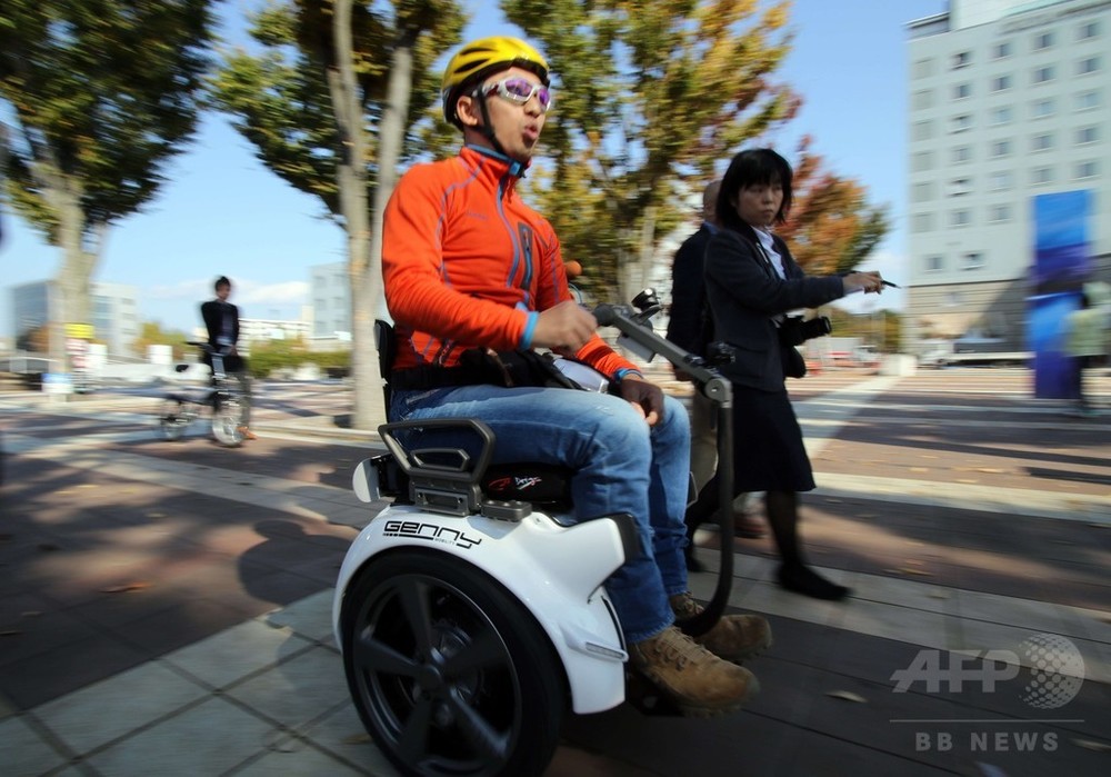 セグウェイジャパン、つくば市で電動車椅子の走行実験を開始 写真8枚