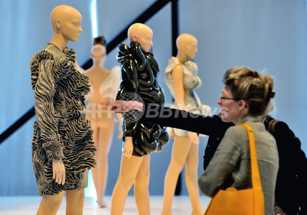 「イリス・ヴァン・ヘルペン」が仏北部で展覧会、約30作品を展示