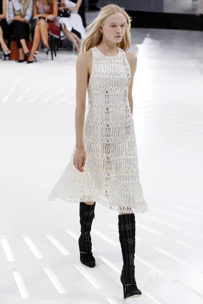 7月発表のクチュールをプレタポルテで再現、「クリスチャン ディオール」15年春夏