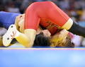 レスリング・女子フリースタイル55キロ級決勝で許莉と対戦する吉田沙保里。（2008年8月16日撮影）(c)AFP/TOSHIFUMI KITAMURA