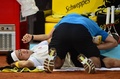 テニス、マドリード・オープン（Mutua Madrid Open 2014）男子シングルス決勝。試合途中に治療を受ける錦織圭（Kei Nishikori、2014年5月11日撮影）。(c)AFP/PIERRE-PHILIPPE MARCOU