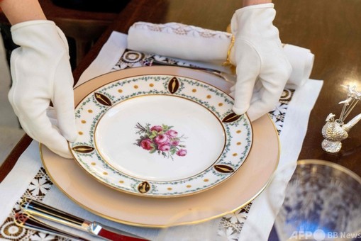 皇帝ナポレオンの食卓」が競売に 英国で 写真11枚 国際ニュース：AFPBB