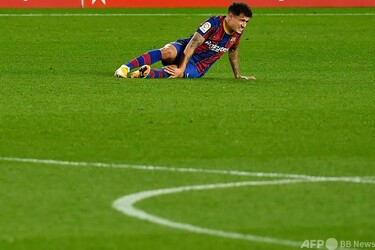 バルサMFコウチーニョ、膝手術で3か月の離脱へ 写真1枚 国際ニュース