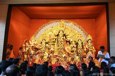 インド、祭りシーズン到来 2年ぶりのにぎわい